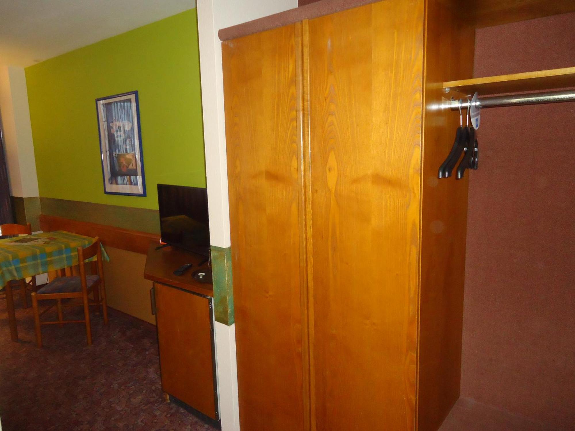 Enjoyhotel Garni Korntal Stuttgart B&B ภายนอก รูปภาพ