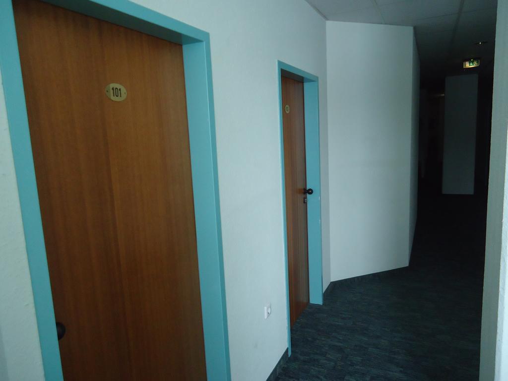 Enjoyhotel Garni Korntal Stuttgart B&B ภายนอก รูปภาพ