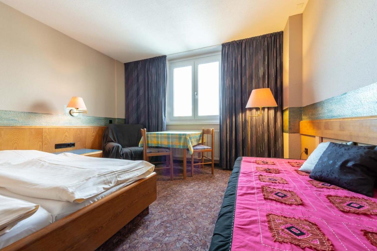 Enjoyhotel Garni Korntal Stuttgart B&B ภายนอก รูปภาพ