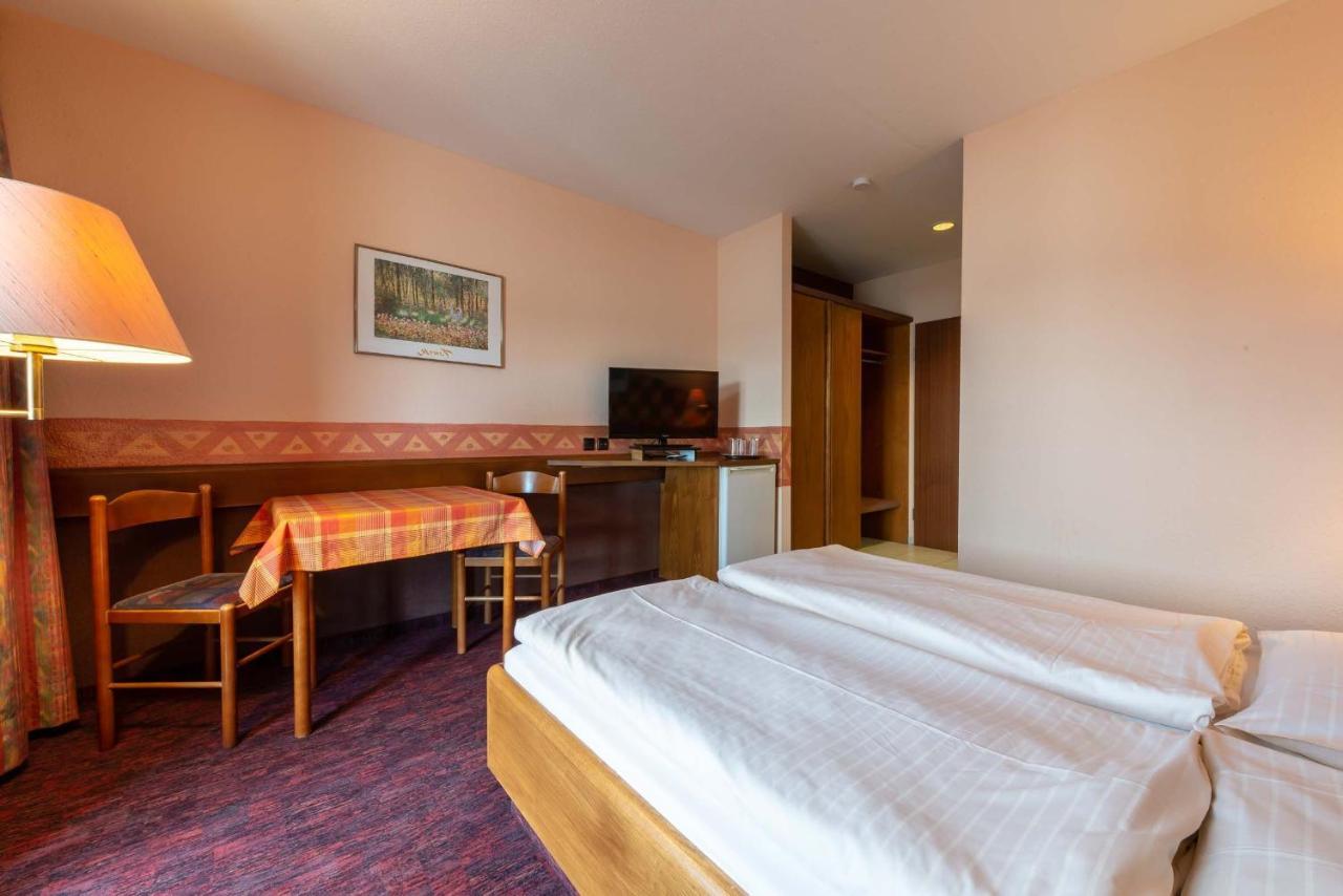 Enjoyhotel Garni Korntal Stuttgart B&B ภายนอก รูปภาพ