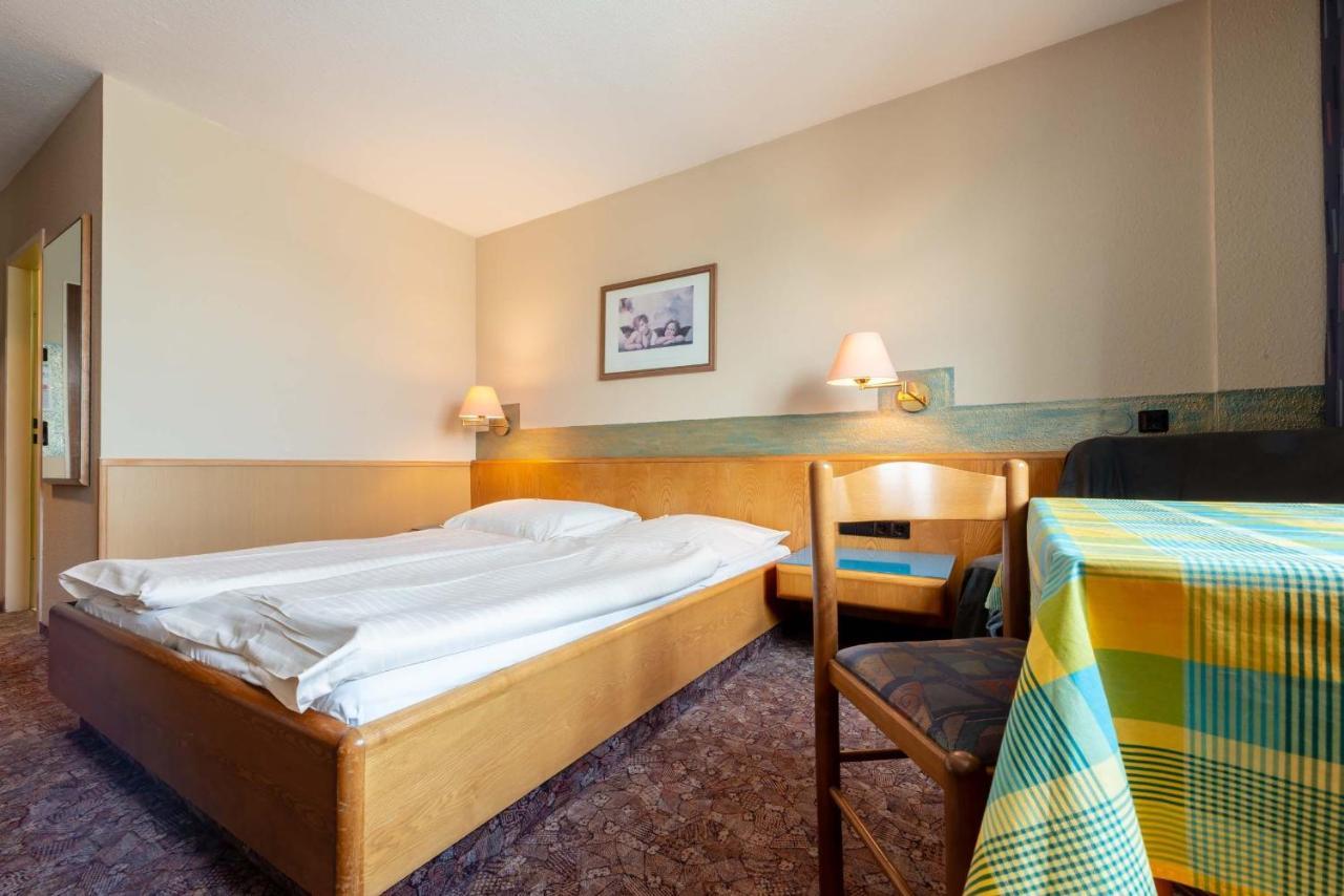 Enjoyhotel Garni Korntal Stuttgart B&B ภายนอก รูปภาพ